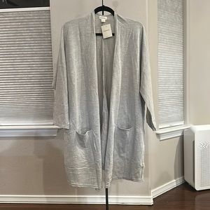 Donni grey and white striped light cardigan.
